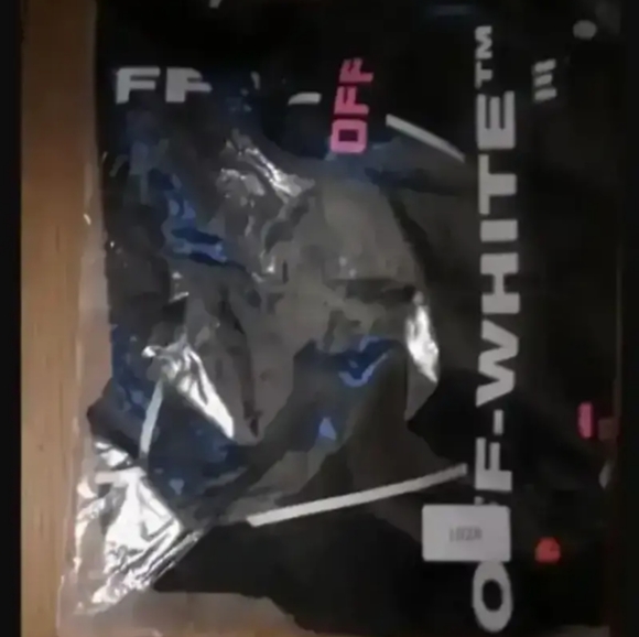 SPORTS BRA n STRETCH PANTS...2-pc .. OFF WHITE. Set .... New . S-M-L - - Picture 9 of 9